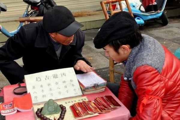 民间故事：男子去算卦，却被算命先生拒绝，他说你已经死了
