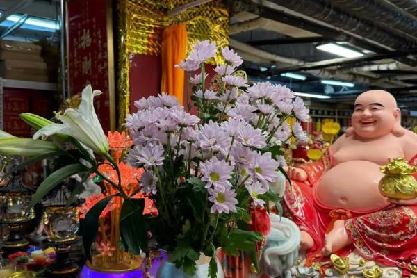 风水寺里摆放假花可以供佛吗