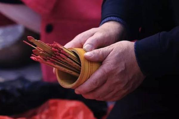 玉帝灵签第五签求姻缘 玉帝灵签第6签求解签？