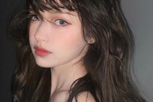 十二星座中最爱炫夫的星座女 其中有你吗