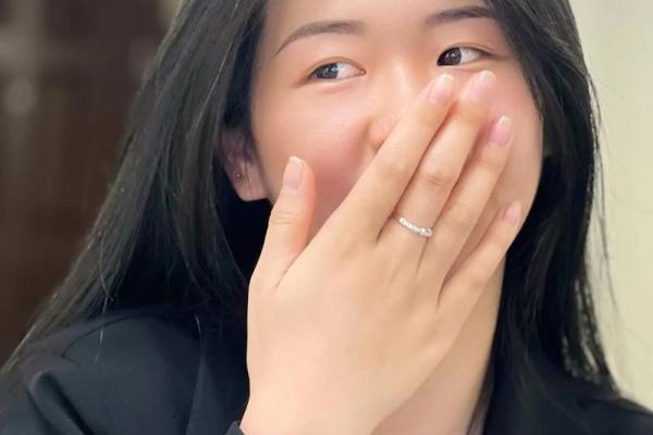 八字眉小眼睛女人 八字眉小眼睛女人