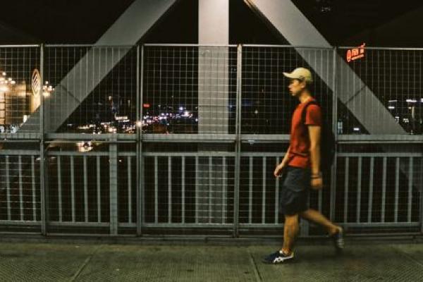 揭秘流浪八字男女的性格特点，解析流浪的原因